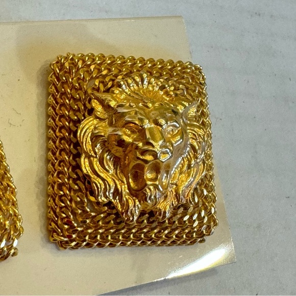 Vintage Lion Head RARE Square Shape Clip On Earrings Large Chunky Gold Tone - Picture 10 of 16